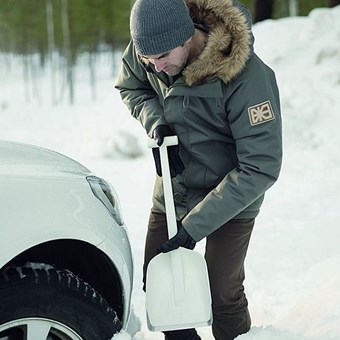 Lopatka do auta Fiskars Solid bílá Snow X-pert